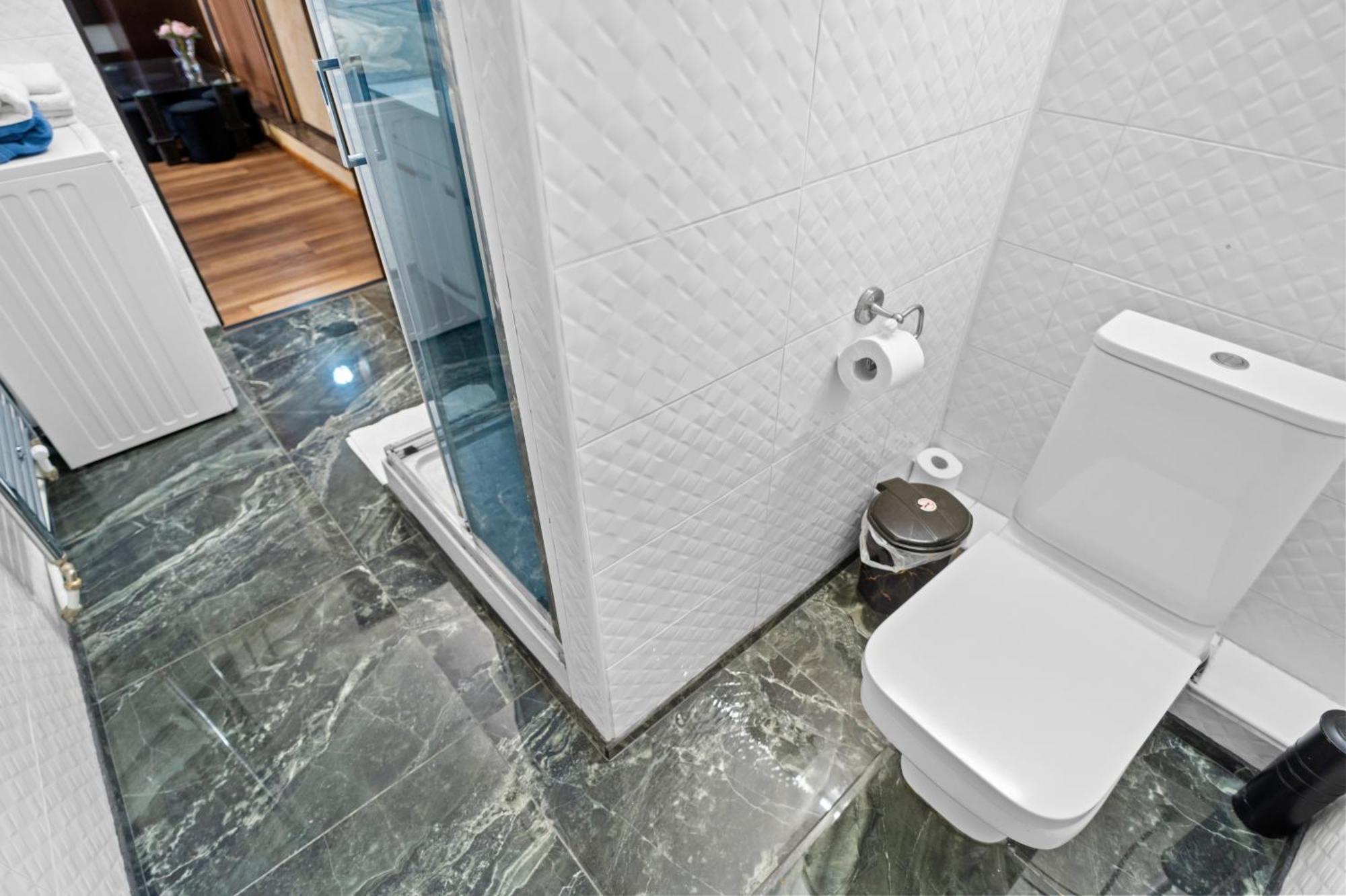 Charming Apartment in Villa near Airport Bucarest Esterno foto
