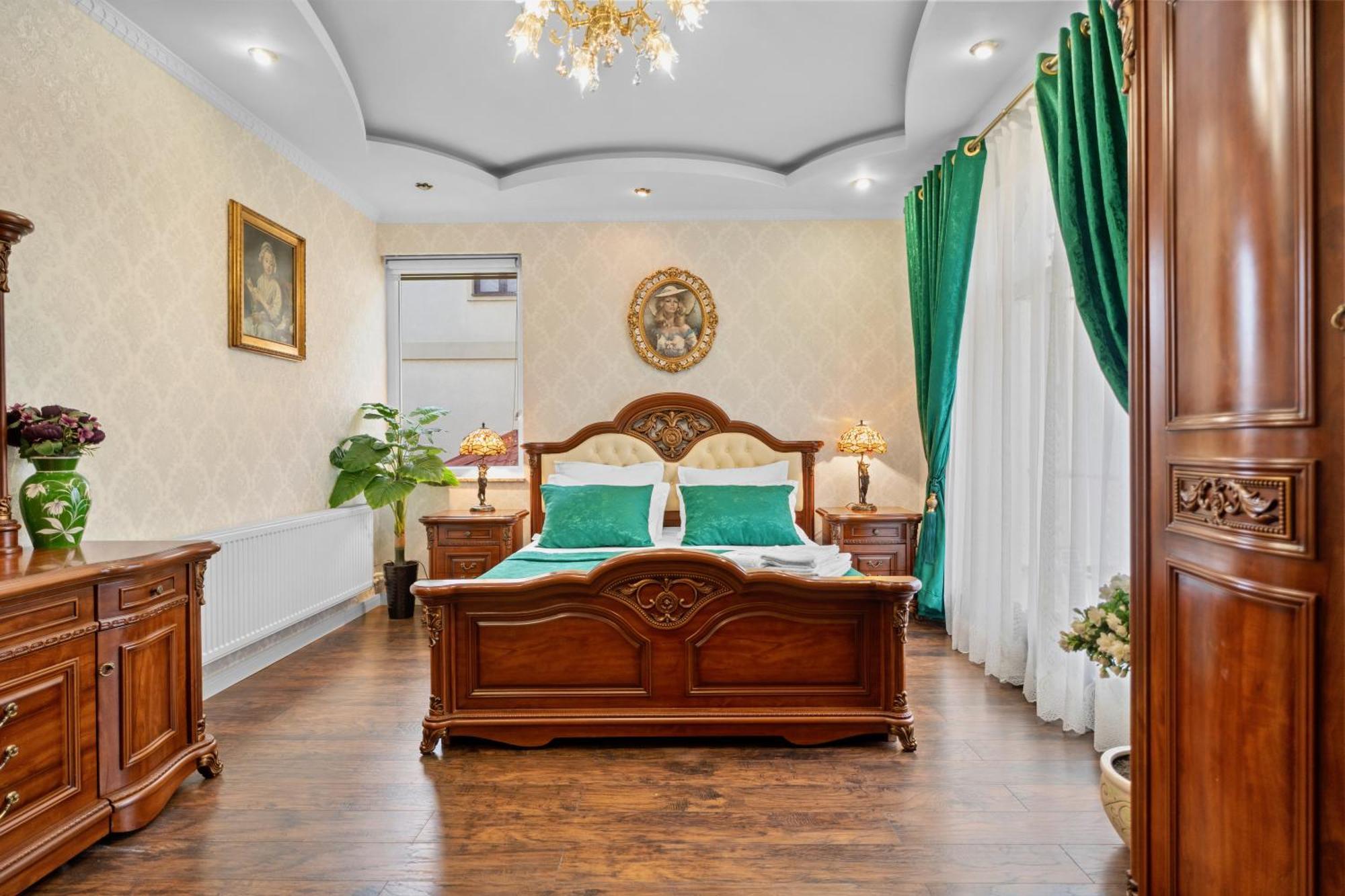 Charming Apartment in Villa near Airport Bucarest Esterno foto