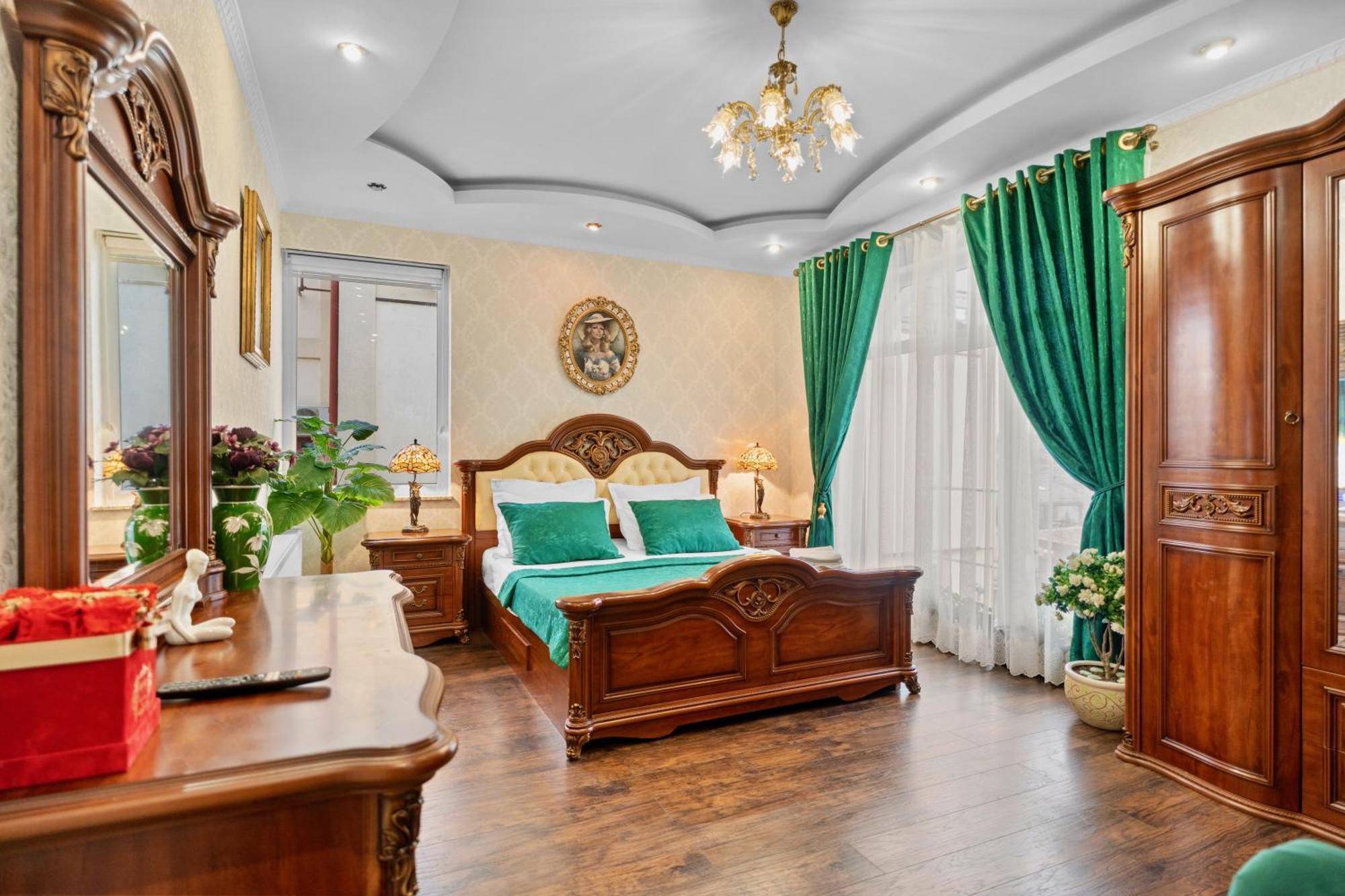 Charming Apartment in Villa near Airport Bucarest Esterno foto