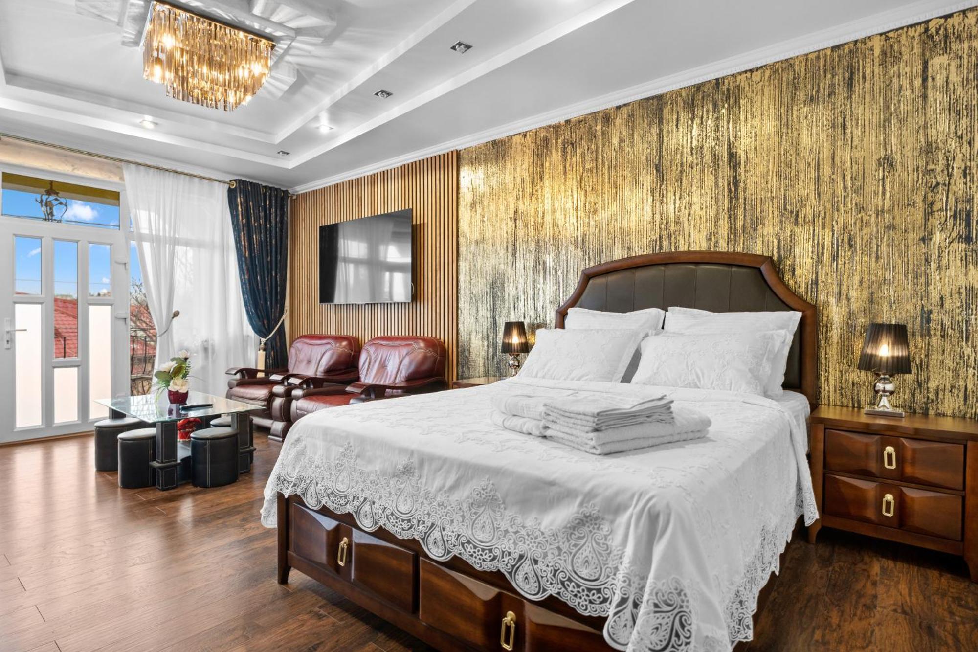 Charming Apartment in Villa near Airport Bucarest Esterno foto